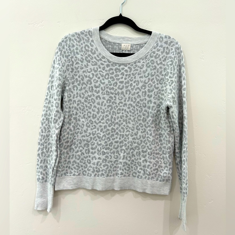 A New Day Gray Leopard 🐆 Cropped Sweater, Size M